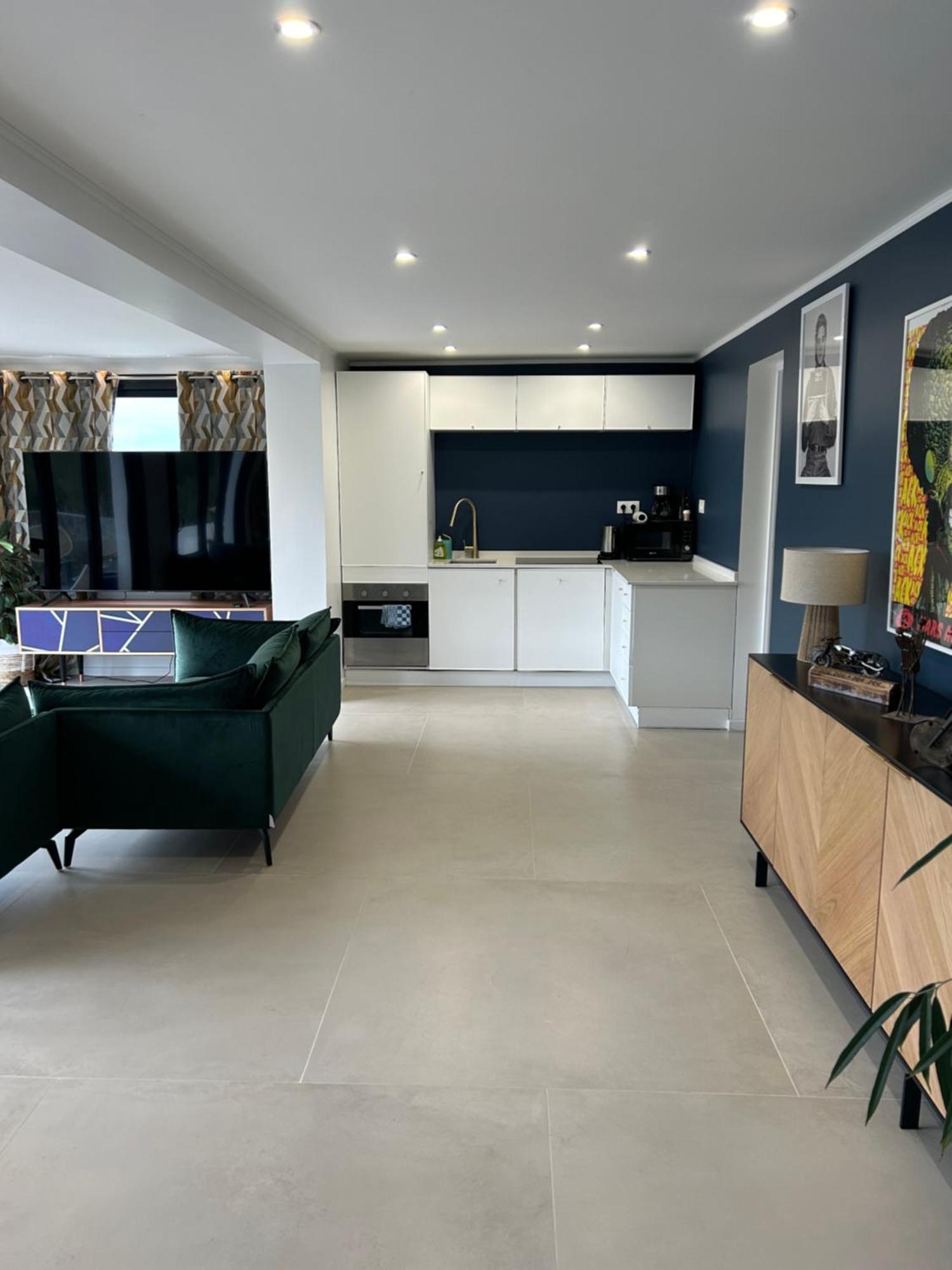 Eze - Appartement Dans Bas De Villa Avec Piscine Pres De Monaco Exterior foto