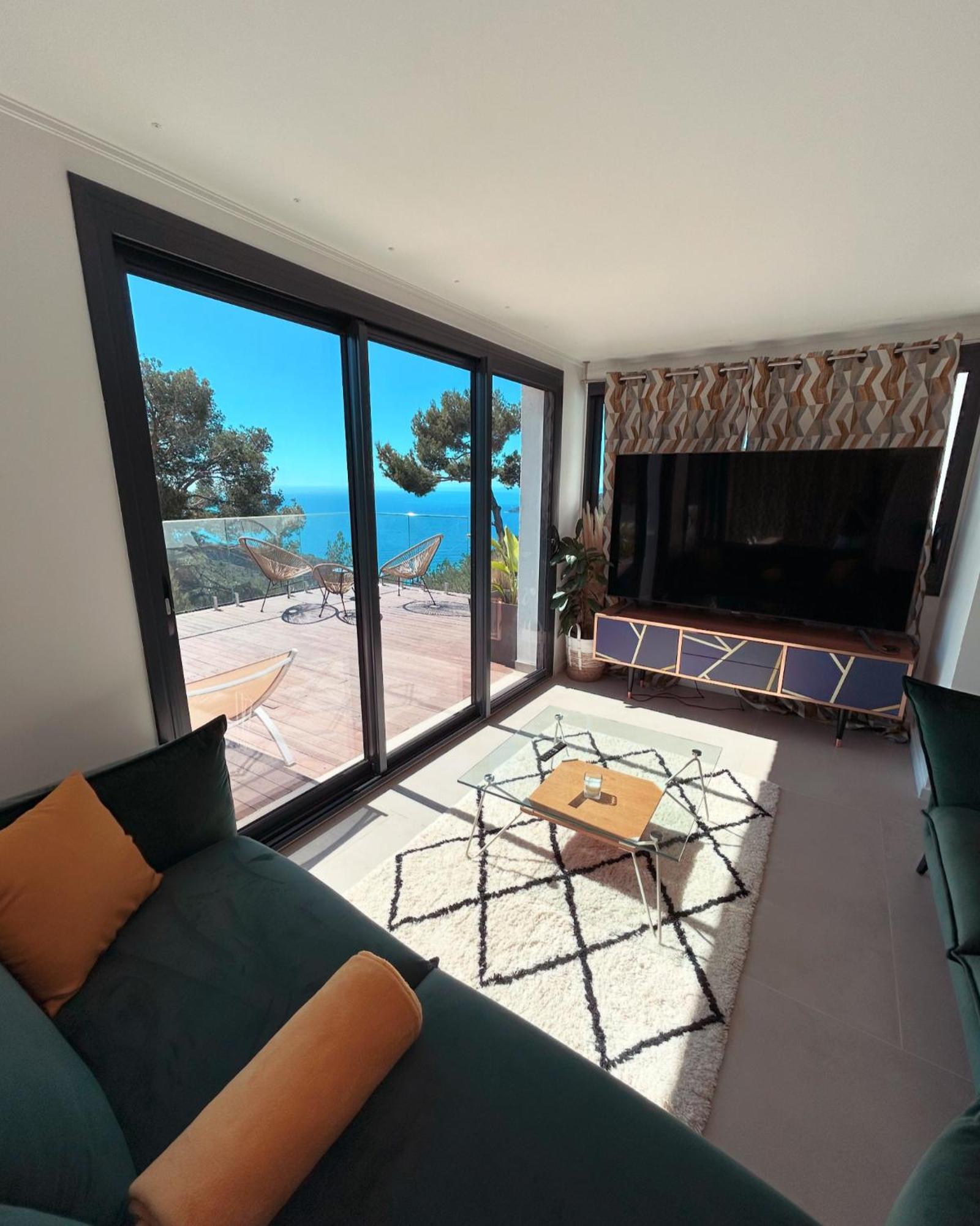 Eze - Appartement Dans Bas De Villa Avec Piscine Pres De Monaco Exterior foto