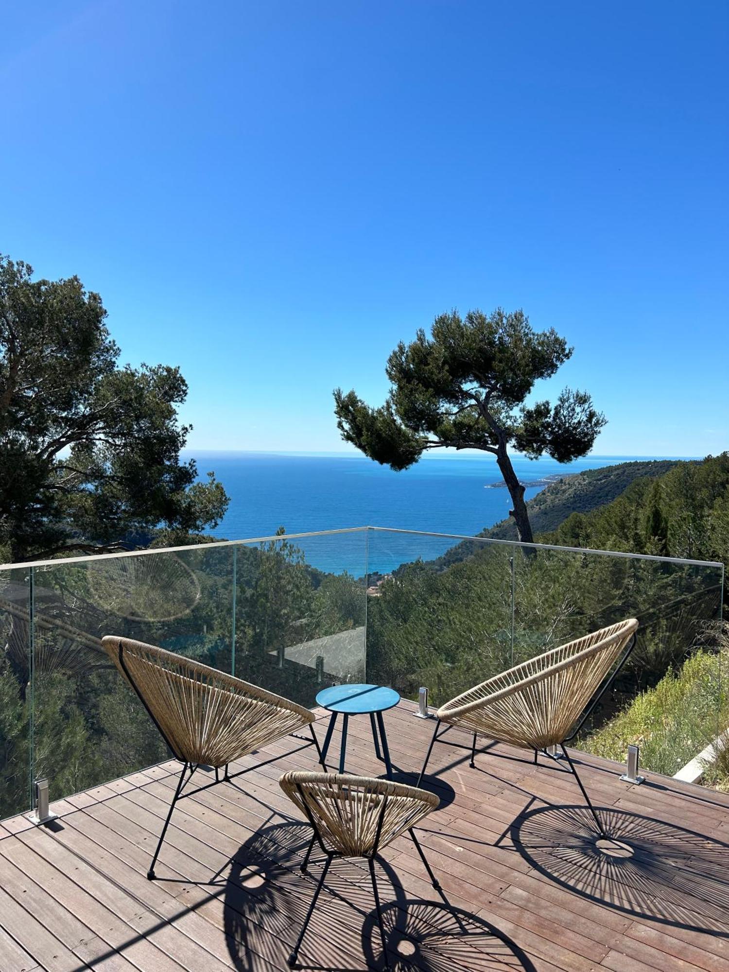 Eze - Appartement Dans Bas De Villa Avec Piscine Pres De Monaco Exterior foto